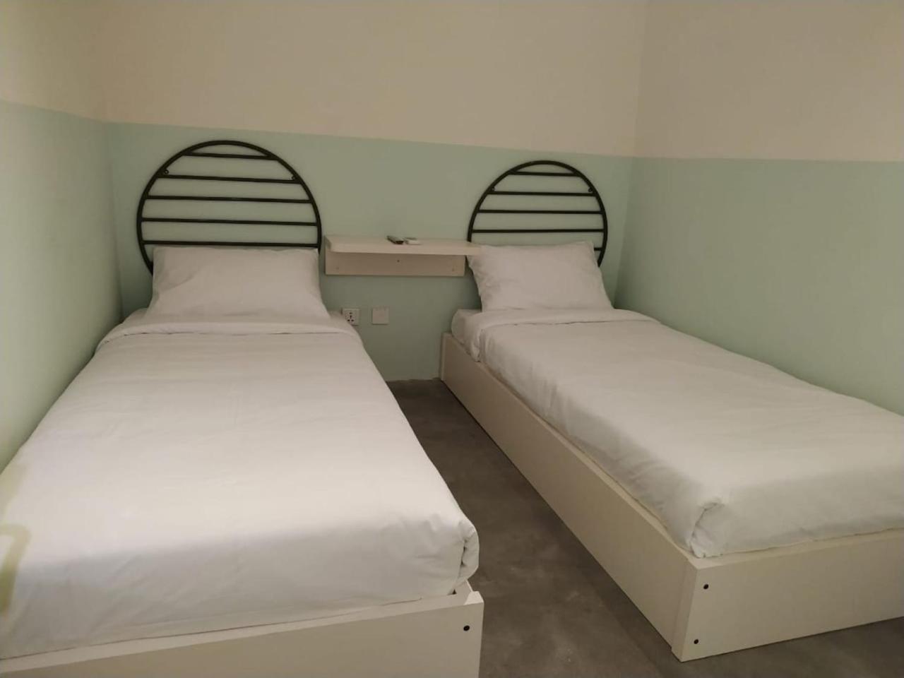 Хостел Temmu Co-Living Бандунг Экстерьер фото