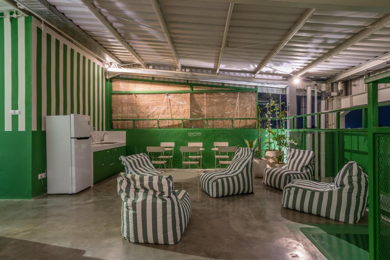 Хостел Temmu Co-Living Бандунг Экстерьер фото